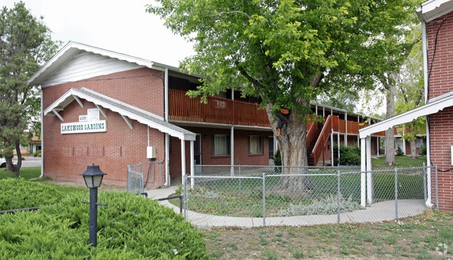 Lakewood Gardens - Lakewood Gardens Apartments