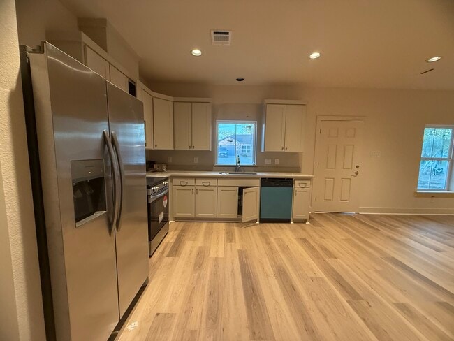 Photo - 104 Kirkland St