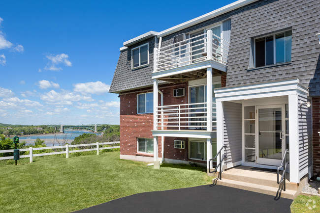 Building - The Heights At Cape Ann Rental