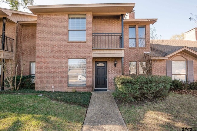 Photo - 5803 Hollytree Dr