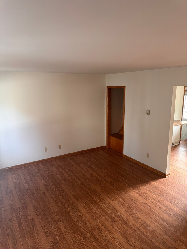 Building Photo - 1196 Knox Ave