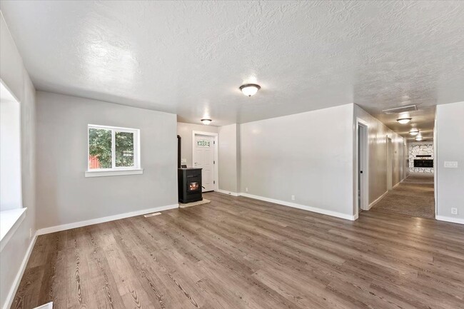 Photo - 297 Bard Ave
