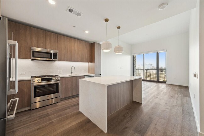 Building Photo - 1 Riva Row Unit 1308