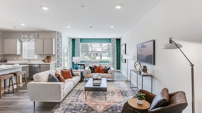 Photo - 17040 Dysart Pl