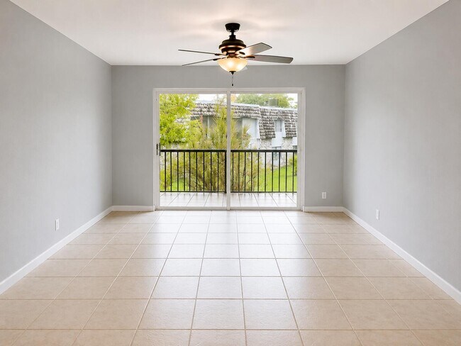 Photo - 3125 Oakland Shores Dr Unit B202