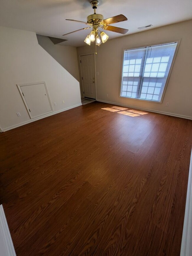 2BD/2.5BA Unit at Water Oaks!
