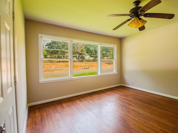 Photo - 616 86th St S