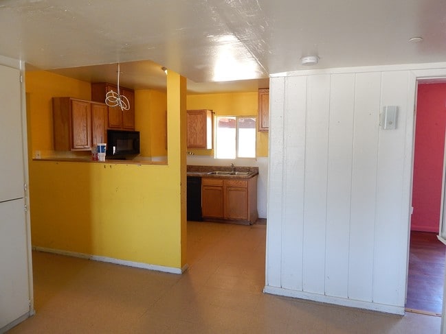 Photo - 1719-1733 W Mountain View Rd