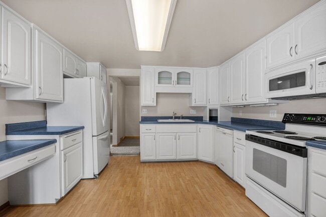 Photo - 3401 Seneca Ave