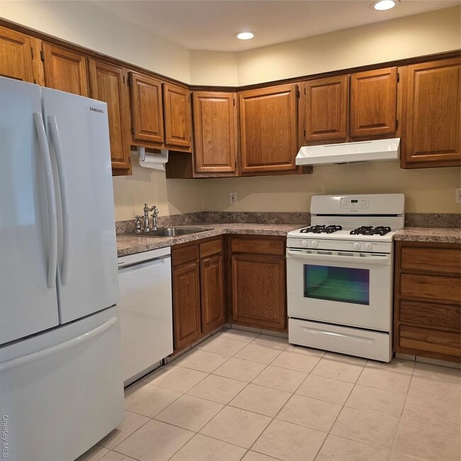 Building Photo - 20 Laurel Ave Unit 7 Rental