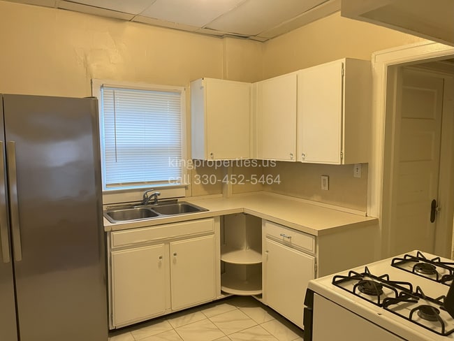 Photo - 1720 Grace Ave NE