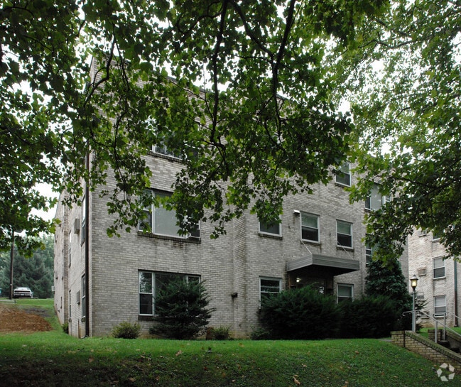 Photo - Muhlenberg Lakeview Apartments