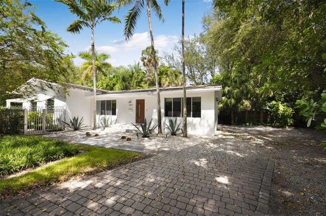 Photo - 3894 Main Hwy