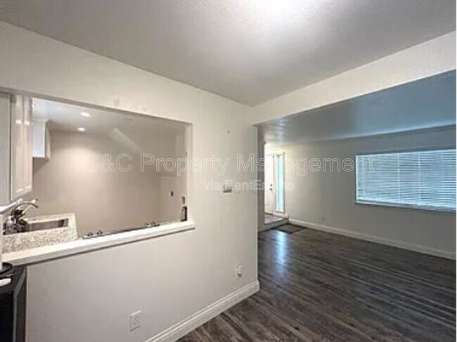 Photo - 969 Palm Cir