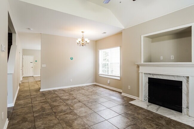 Photo - 194 Village Dr