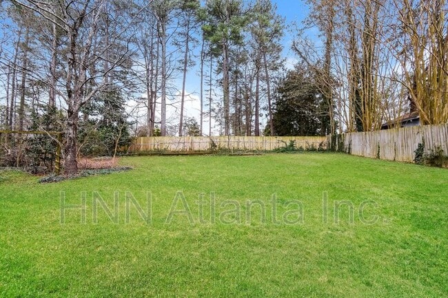 Photo - 2391 Woodland Dr NW