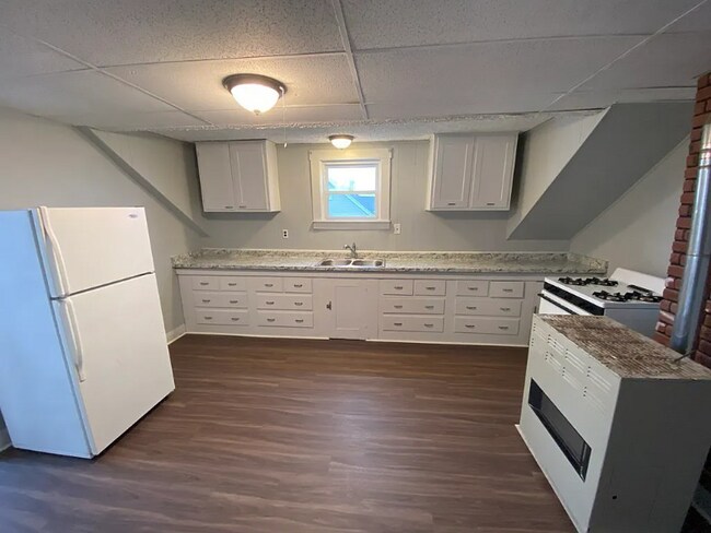 Photo - 227 Brightman St Unidad 3