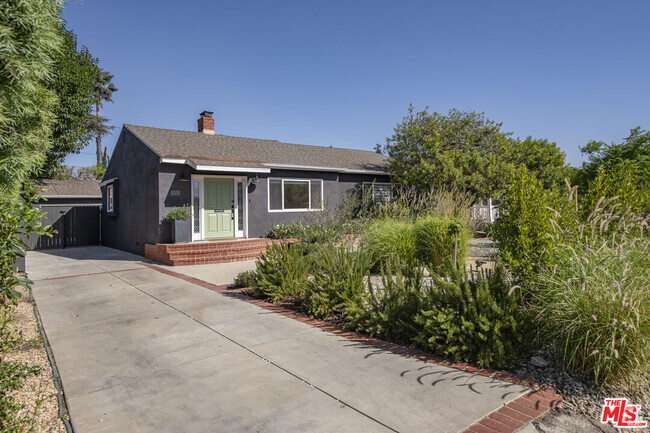 Building Photo - 12219 Hatteras St Rental