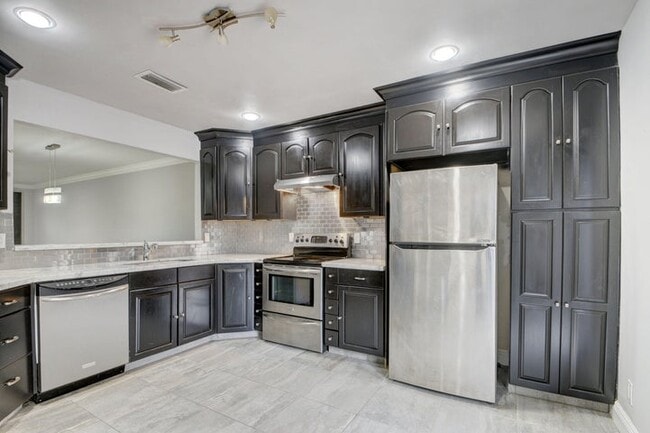 Photo - 1105 Maplewood Dr