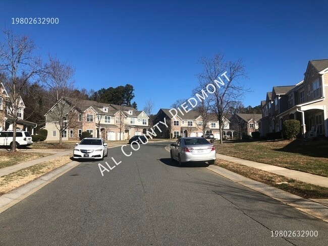 Photo - 5536 Tipperlinn Way