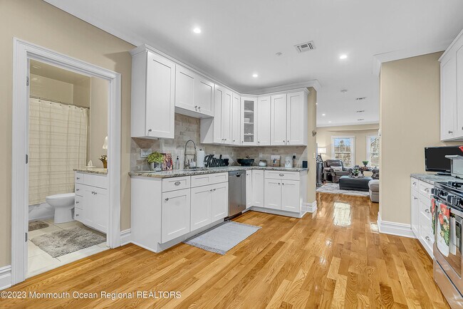 Photo - 564 Sairs Ave Unit #10