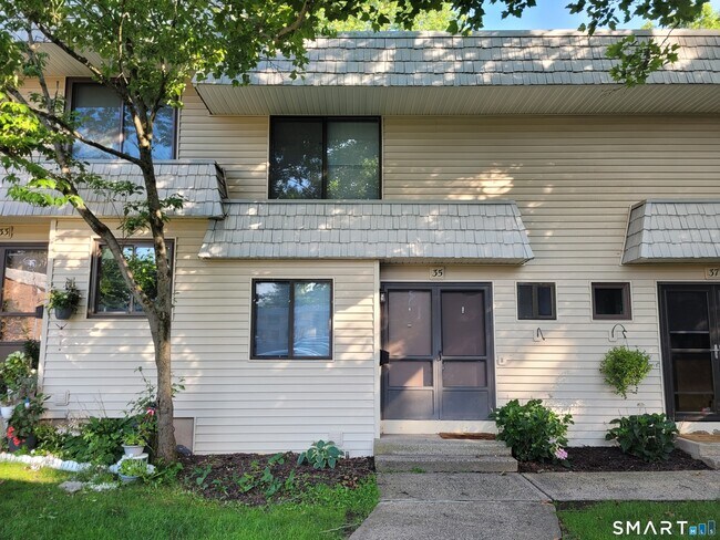 Building Photo - 35 Mountain Laurel Ct Unit 35