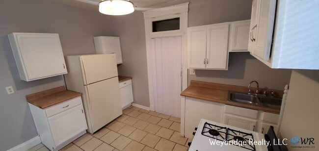 Photo - 717-719 Elberon Ave Unidad Elberon 717