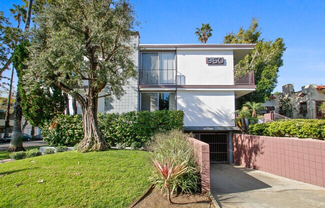 960 21st St