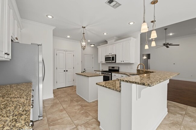 Photo - 404 Golden Leaf Ct