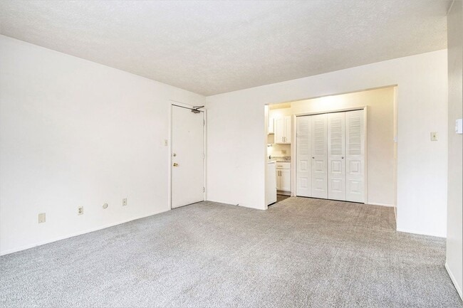Hickory Village Apartments