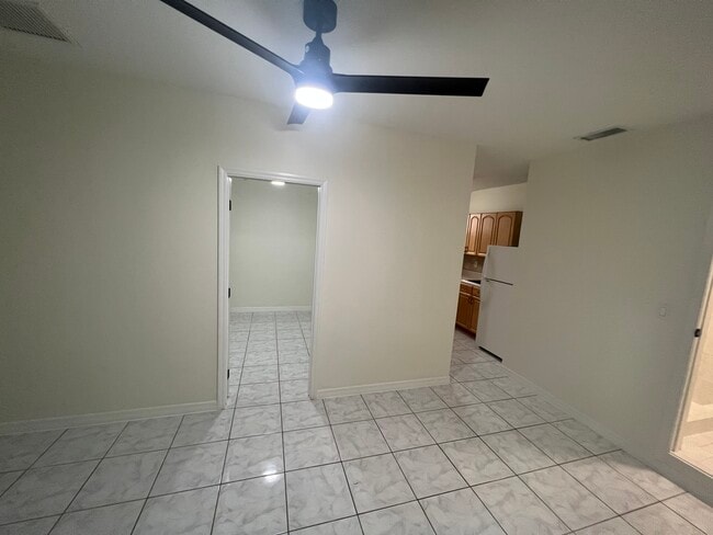 Building Photo - 890 SW 143rd Ave Unit Tamiami