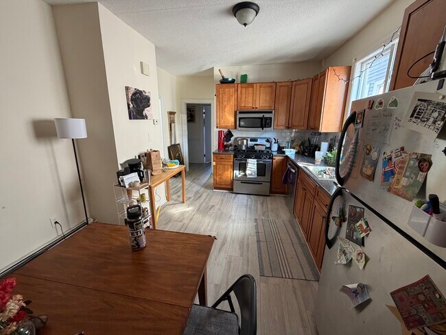 Photo - 68 Winchester St Unit 1