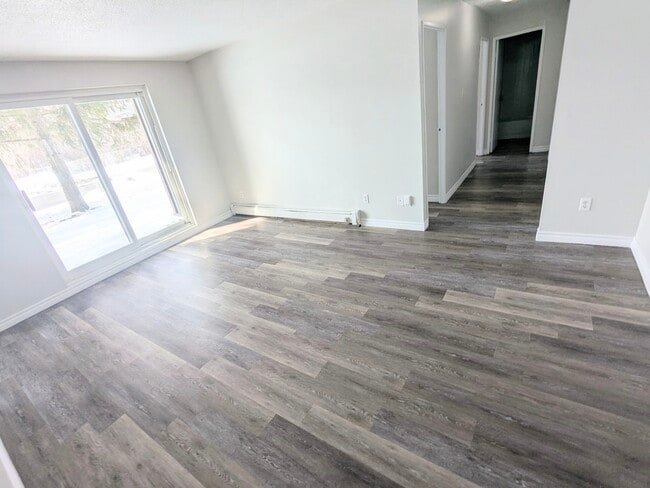 Photo - 10 Birkshire Ct