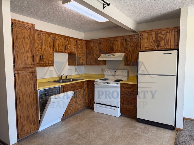 Photo - Garden-Level 1-Bedroom with Walk-In Closet -Near UW Bus Lot Unit 2