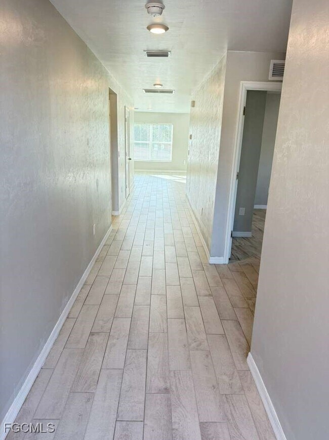 Photo - 5019 Moon Ln