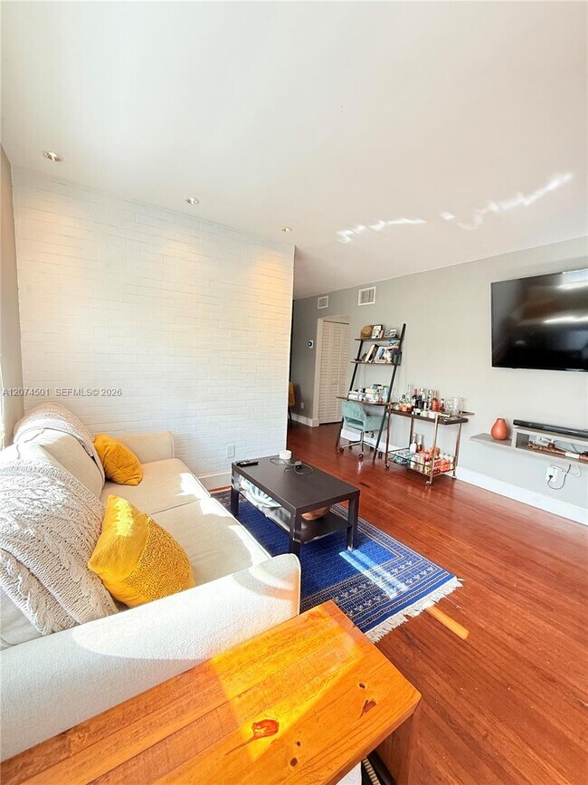 Photo - 645 NE 77th St Unit 12