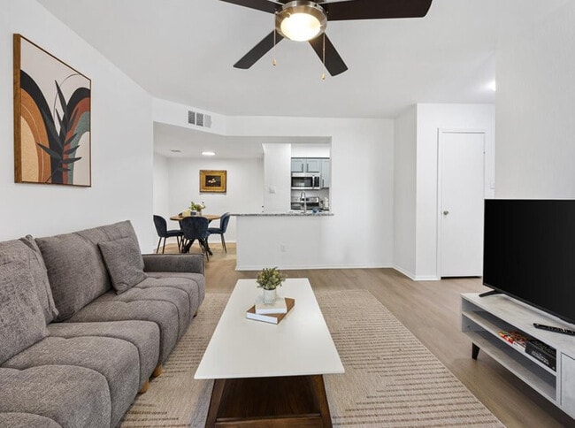 Living Area - Aspen Court Apartments