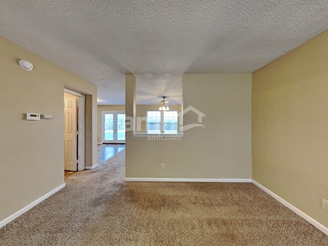 Photo - 2092 Fullwood Dr