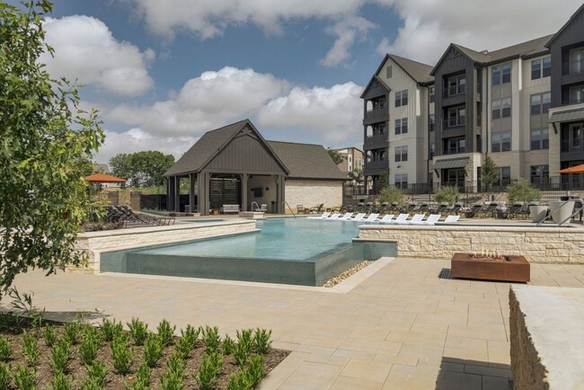 Photo - Casona Grand Prairie