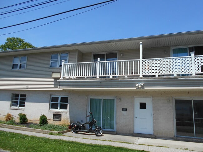 Photo - 867 Ulster St
