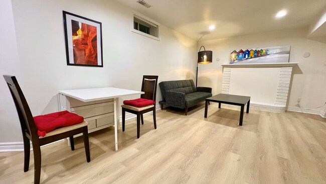 Photo - 2 Lytton Blvd