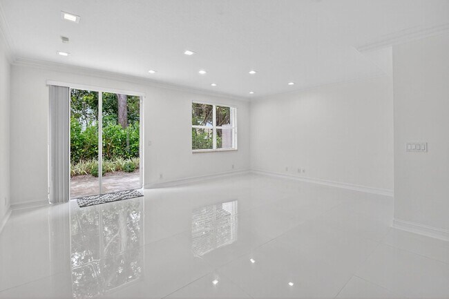 Photo - 16081 Poppyseed Cir