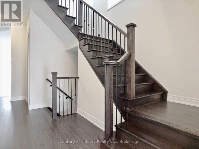 Photo - 9 St Ives Cres