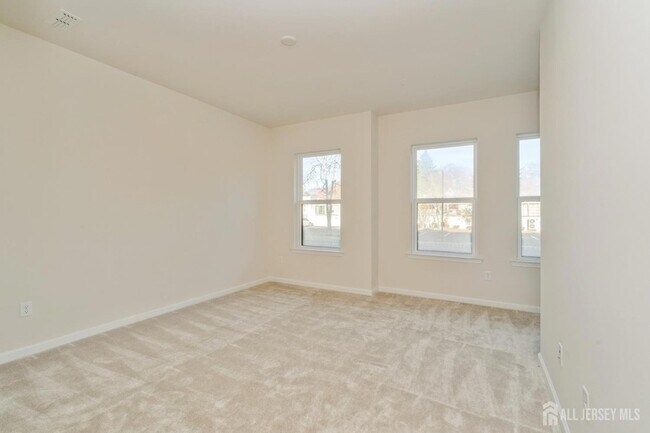 103 Vaughn Dr