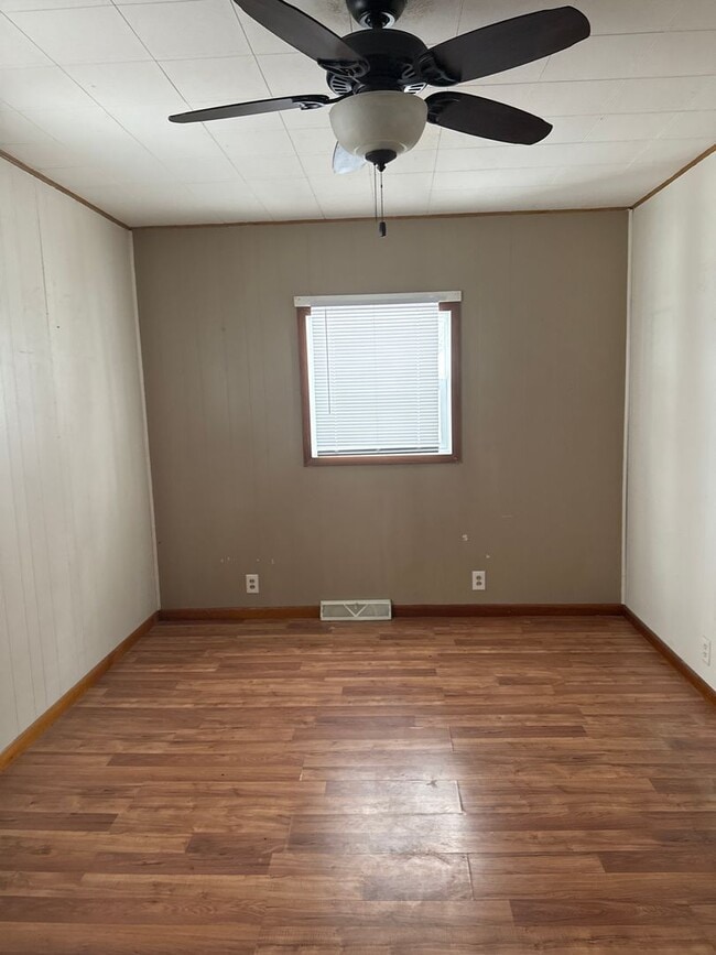 Photo - 907 N Daniels Ave