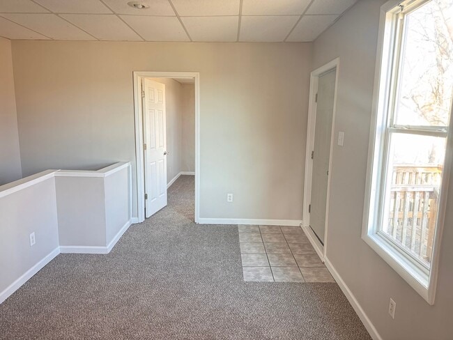 Building Photo - 2102-2104 Messanie St. Unit 2104