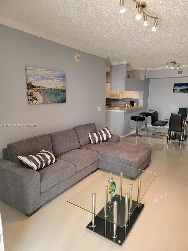 Photo - 17100 N Bay Rd Unidad 1714