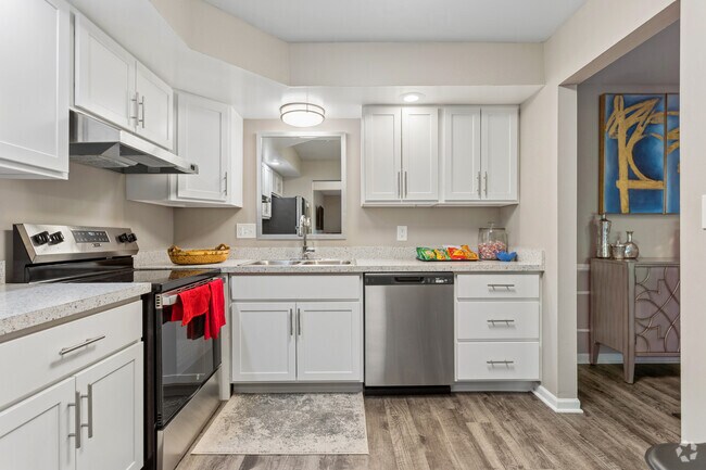 2BR, 1BA - 900SF - Kitchen