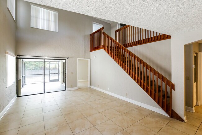 Photo - 578 Lakeside Cir