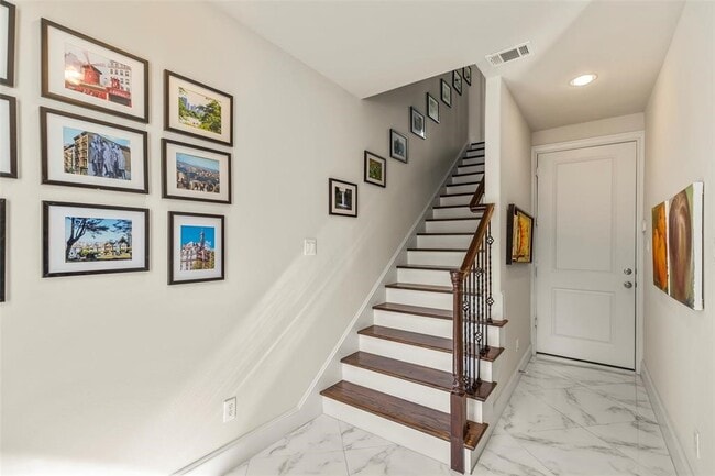 Photo - 2318 Hutchins St